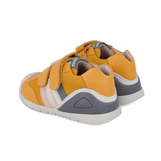 Adidasi Primii Pasi pentru Copii Biomecanics 241110, galben