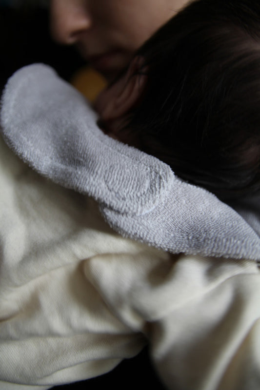 Baveta eleganta brodata BabyJem