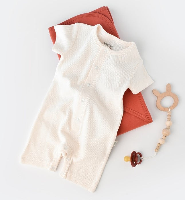 Salopeta cu pantaloni scurti - 100% bumbac organic - Ecru, BabyCosy