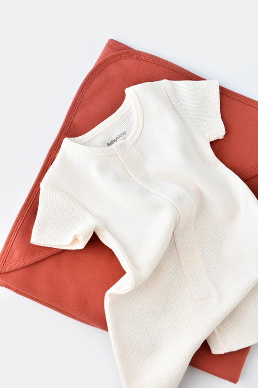 Salopeta cu pantaloni scurti - 100% bumbac organic - Ecru, BabyCosy