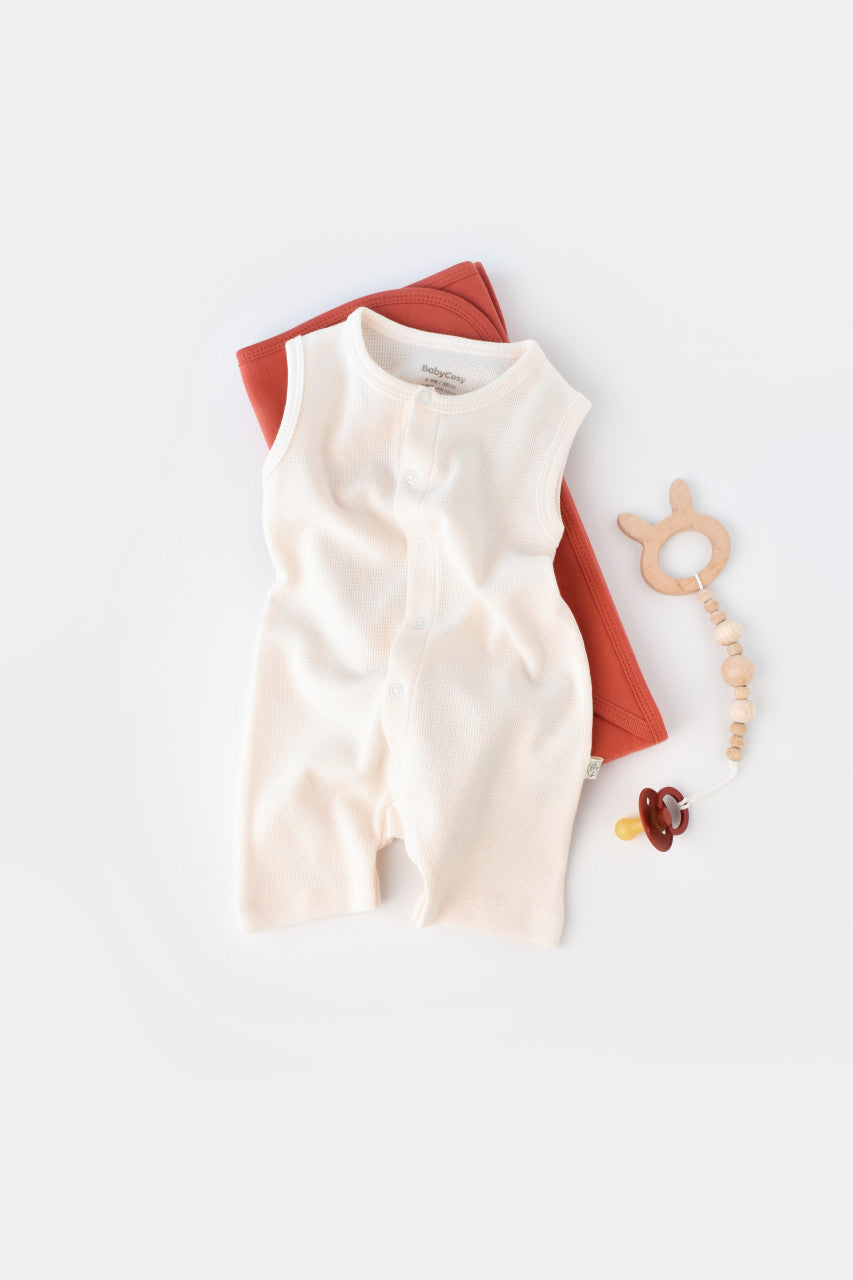 Salopeta fara maneci si pantaloni scurti - 100% bumbac organic - Ecru, BabyCosy