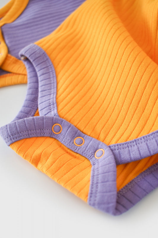 Set 2 body-uri Ribana Bebe Unisex din bumbac organic si 5%elastan - Galben/Mov BabyCosy