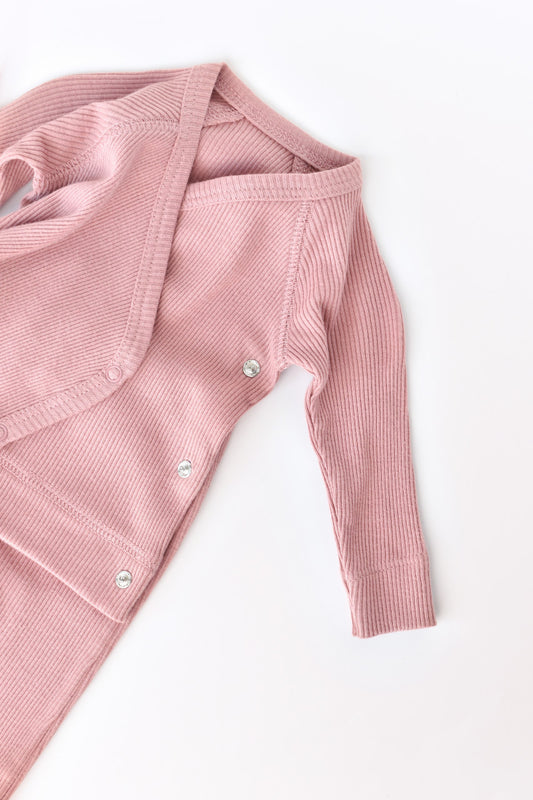 Set 4 piese: bluza, pantaloni, caciulita si manusi din bumbac organic si modal - Rose, BabyCosy