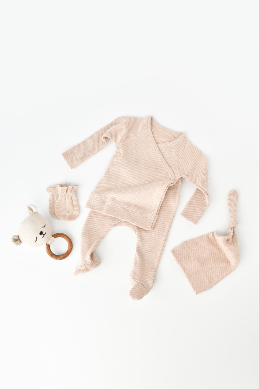 Set 4 piese: bluza, pantaloni, caciulita si manusi din bumbac organic si modal - Blush, BabyCosy