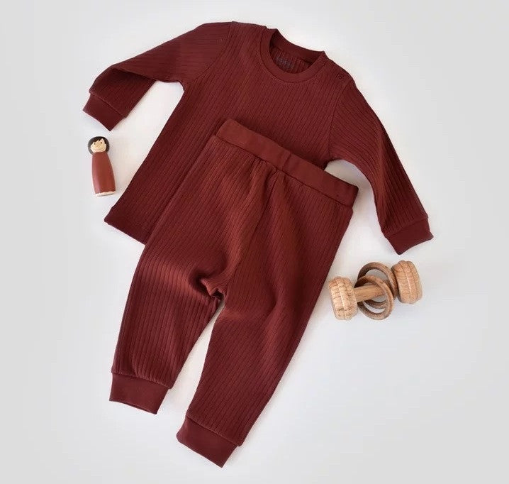 Set bluzita cu maneca lunga si pantaloni lungi din bumbac organic si 5% elastan - Caramiziu BabyCosy