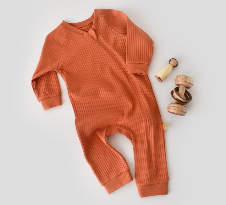 Salopeta cu fermoar cu maneca lunga si pantaloni lungi din 95%bumbac organic si 5% elastan - Portocaliu BabyCosy