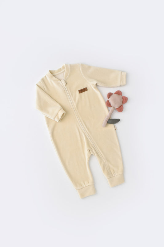 Salopeta cu maneca lunga si fermoar din 80%bumbac organic si 20% poliester -Crem, BabyCosy