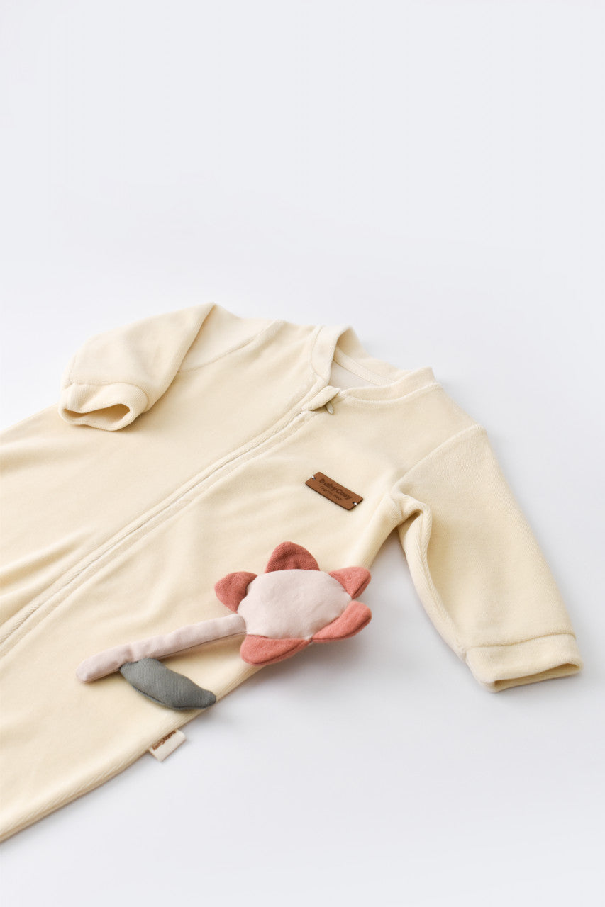 Salopeta cu maneca lunga si fermoar din 80%bumbac organic si 20% poliester -Crem, BabyCosy