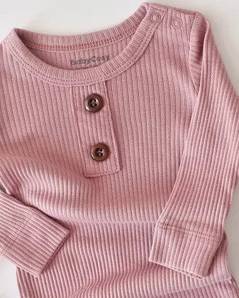 Salopeta cu maneca lunga si pantaloni lungi din bumbac organic si modal - Roz BabyCosy