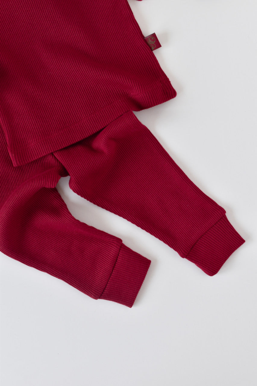 Set 3 piese: bluzita cu maneca lunga, pantaloni lungi si caciulita din bumbac organic si modal - Rosu BabyCosy