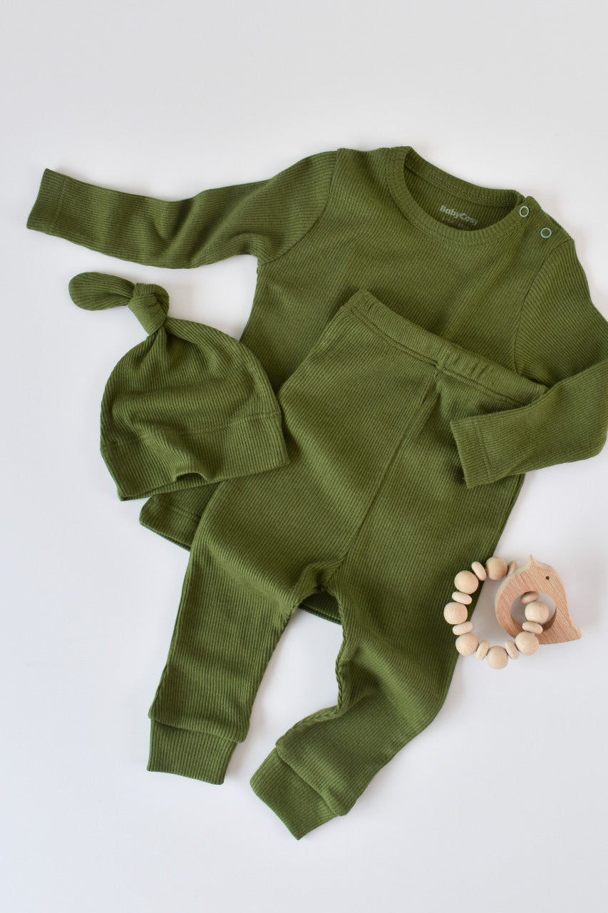 Set 3 piese: bluzita cu maneca lunga, pantaloni lungi si caciulita din bumbac organic si modal - Verde, BabyCosy