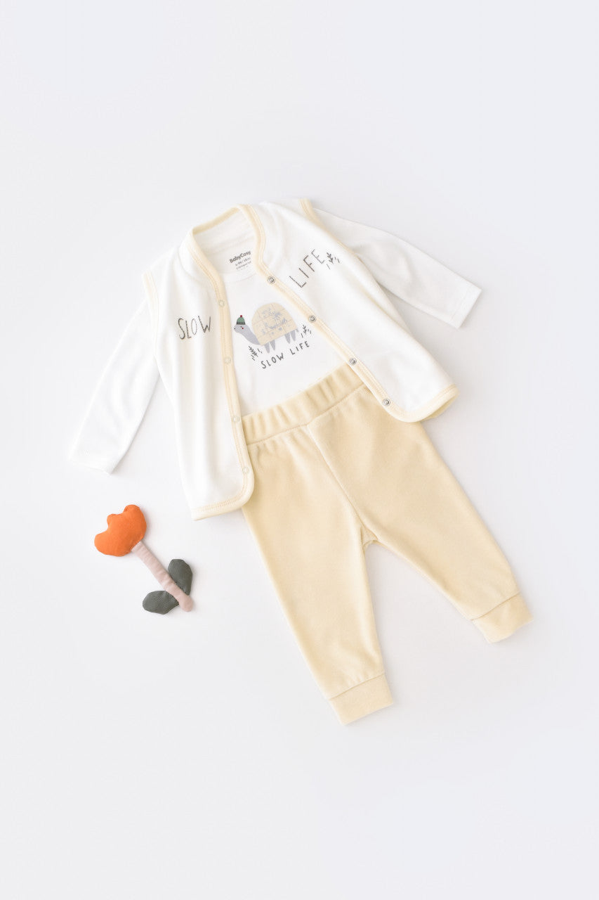 Set 3 piese Broscuta cu body, pantalonasi si vestuta din 80%bumbac organic si 20% poliester - Crem, BabyCosy
