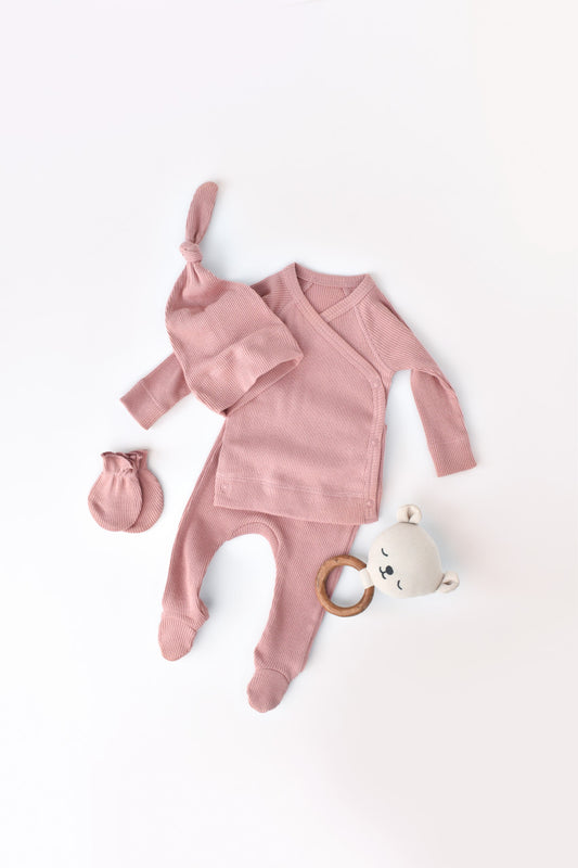 Set 4 piese: bluza, pantaloni, caciulita si manusi din bumbac organic si modal - Rose, BabyCosy