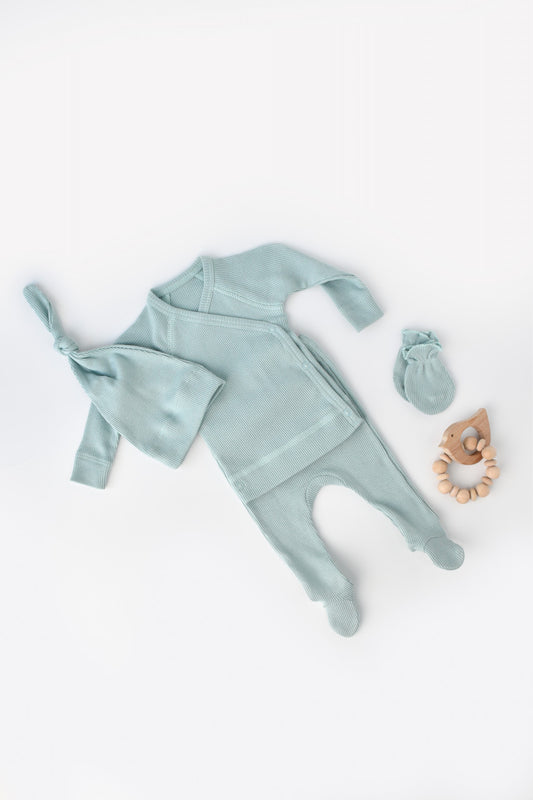 Set 4 piese: bluza, pantaloni, caciulita si manusi din bumbac organic si modal - Mint, BabyCosy