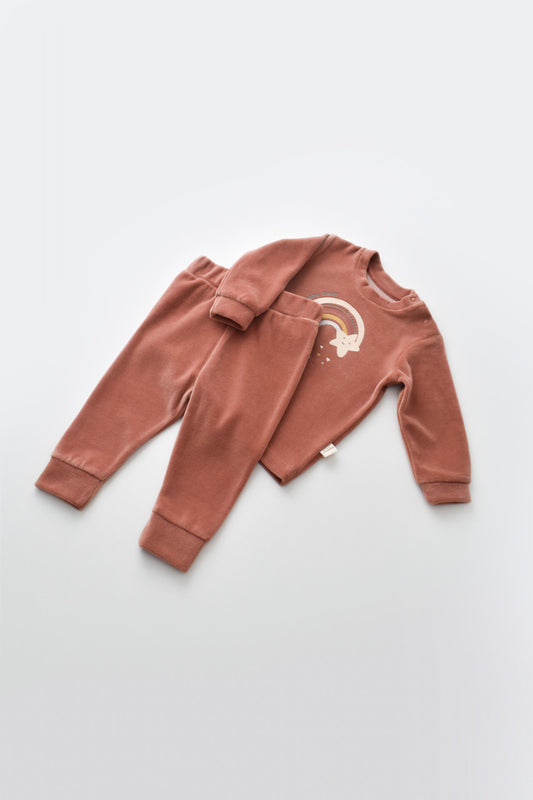Set Curcubeu cu bluzita cu maneca lunga si pantaloni lungi din 80%bumbac organic si 20% poliester - Caramiziu, BabyCosy